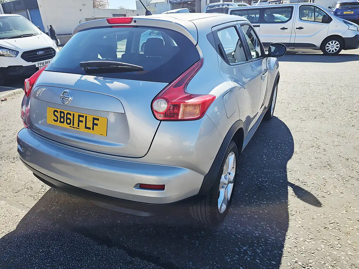 Used 2012 Nissan Juke Acenta Silver - Interior and Exterior details 4