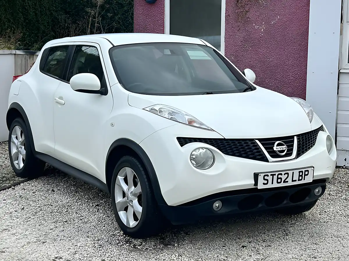 Used 2012 Nissan Juke Acenta White - Interior and Exterior details 10