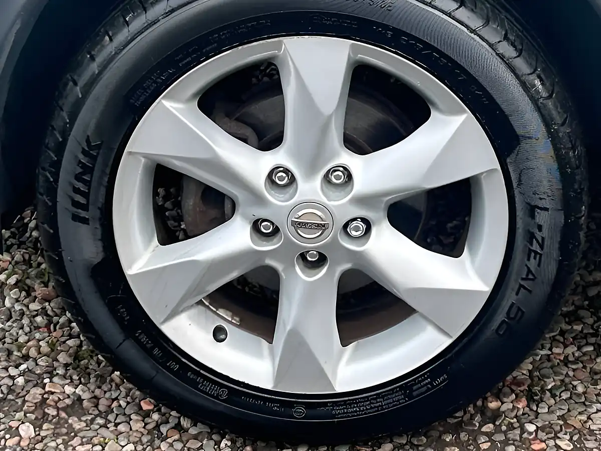 Used 2012 Nissan Juke Acenta White - Interior and Exterior details 12