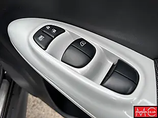Used 2012 Nissan Juke Shiro Black - Interior and Exterior details 14