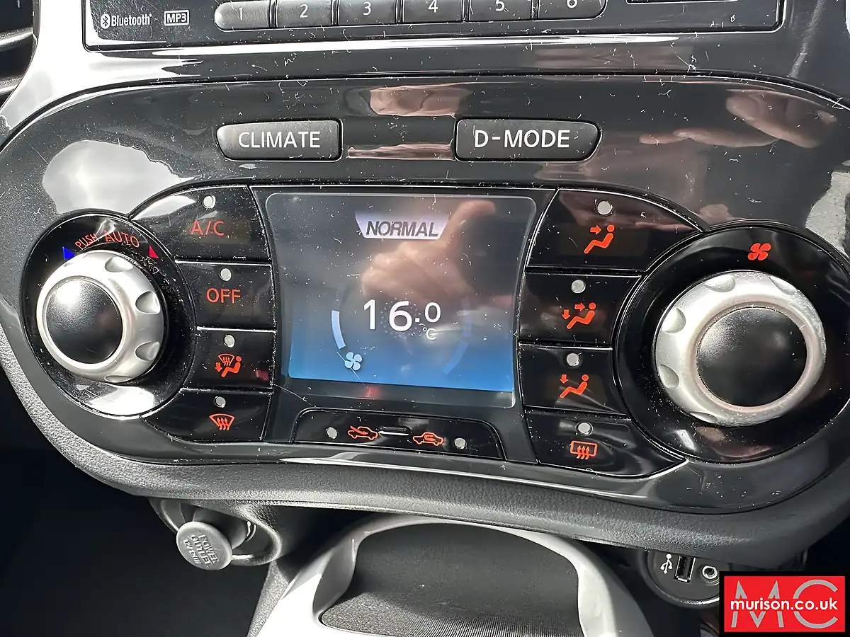 Used 2012 Nissan Juke Shiro Black - Interior and Exterior details 16