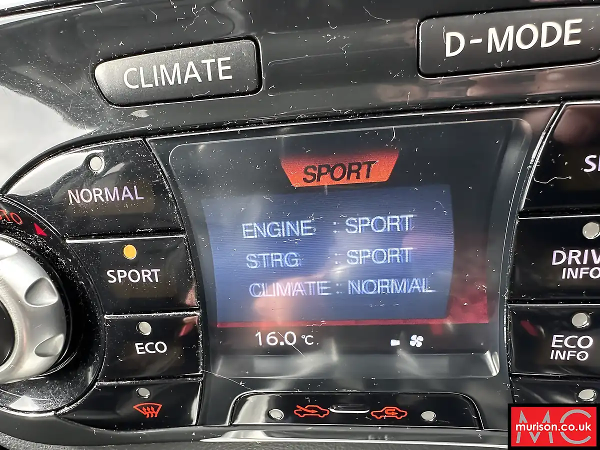 Used 2012 Nissan Juke Shiro Black - Interior and Exterior details 17