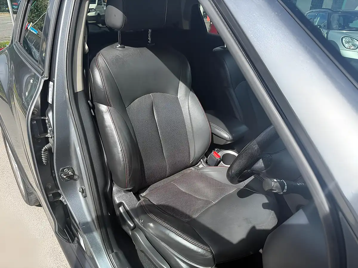 Used 2012 Nissan Juke Tekna Grey - Interior and Exterior details 11