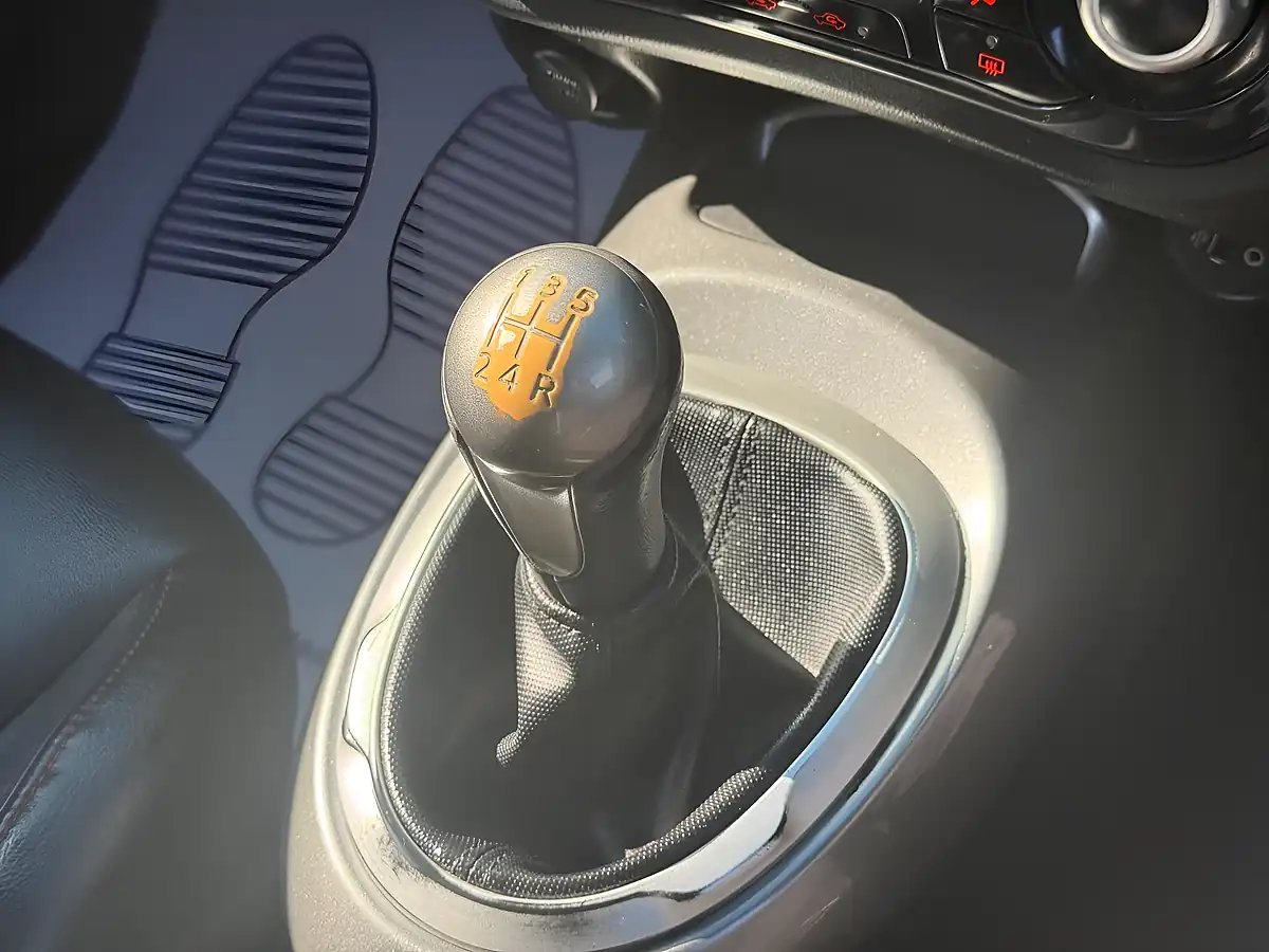 Used 2012 Nissan Juke Tekna Grey - Interior and Exterior details 12