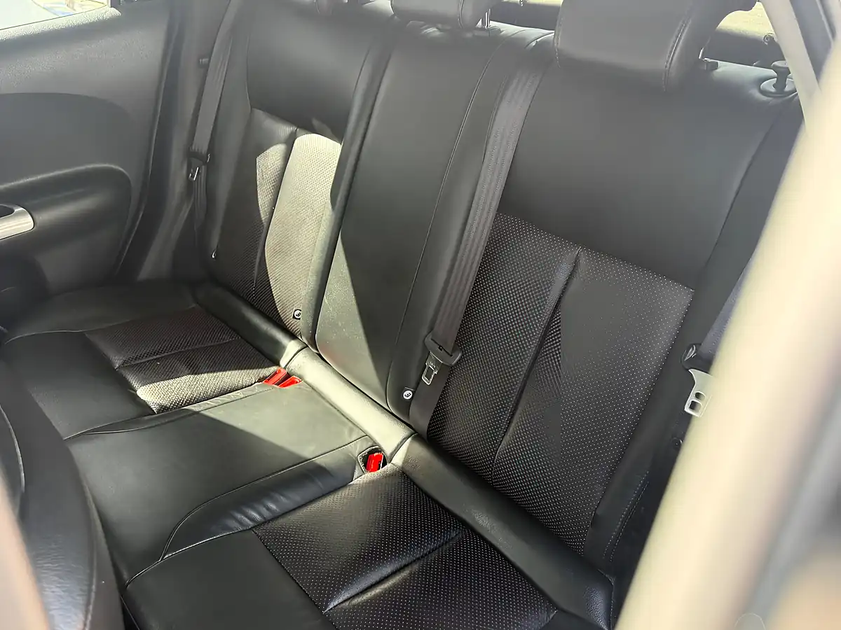 Used 2012 Nissan Juke Tekna Grey - Interior and Exterior details 13