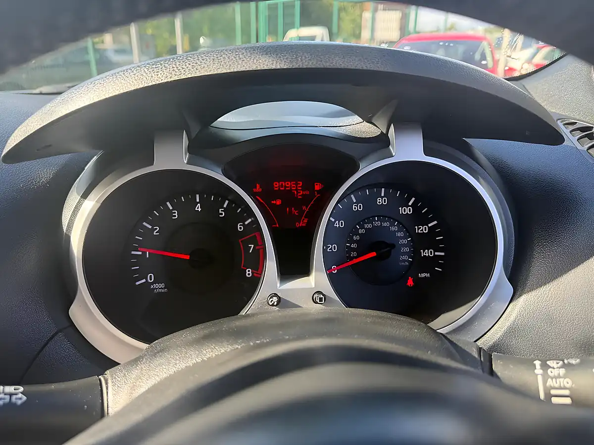 Used 2012 Nissan Juke Tekna Grey - Interior and Exterior details 15