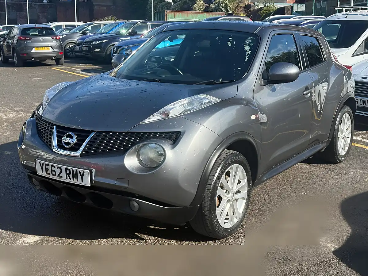 Used 2012 Nissan Juke Tekna Grey - Interior and Exterior details 4