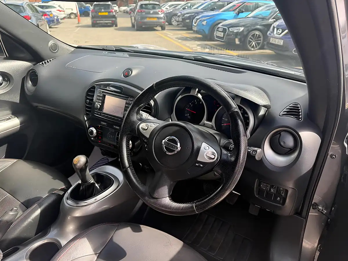 Used 2012 Nissan Juke Tekna Grey - Interior and Exterior details 8