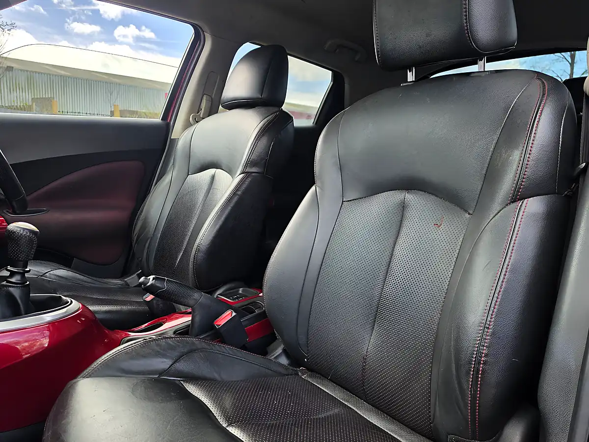 Used 2012 Nissan Juke Tekna Red - Interior and Exterior details 14