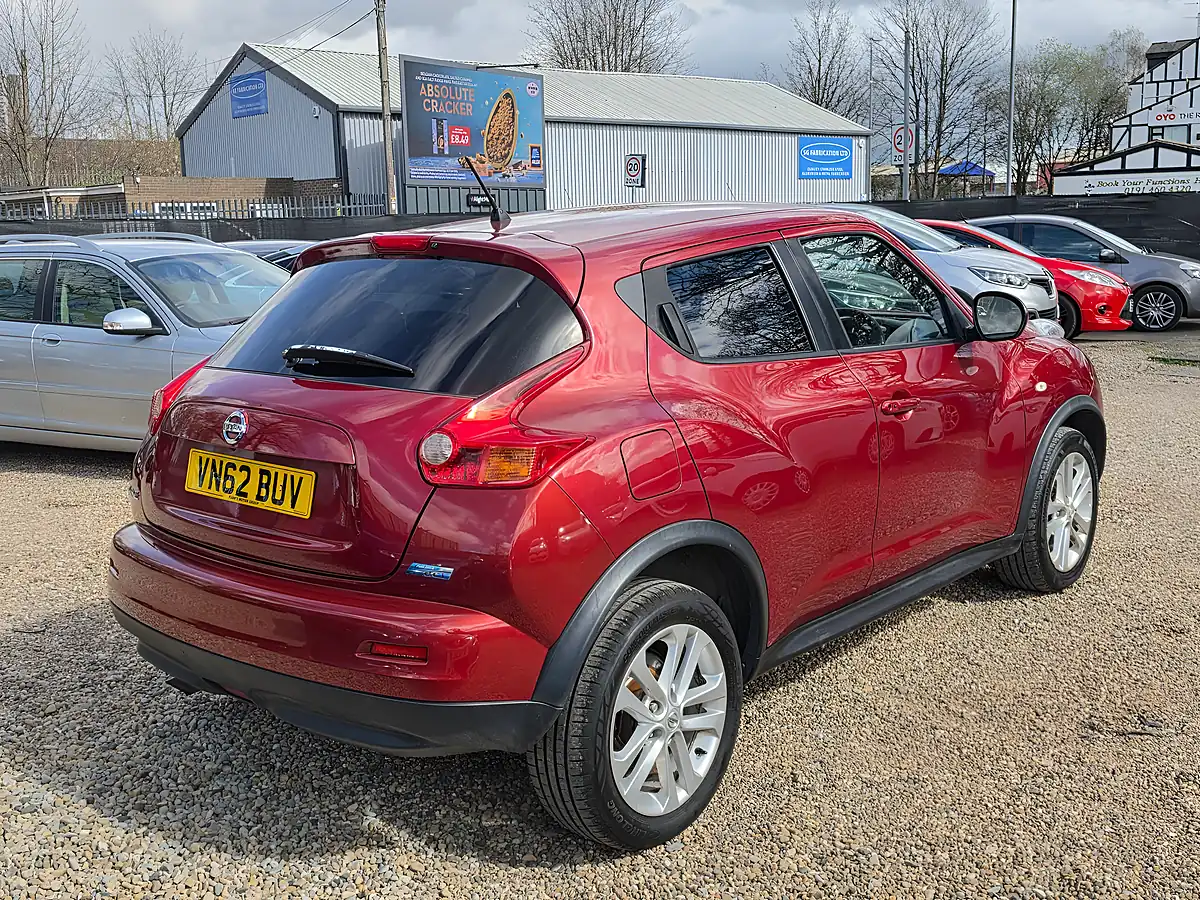 Used 2012 Nissan Juke Tekna Red - Interior and Exterior details 3