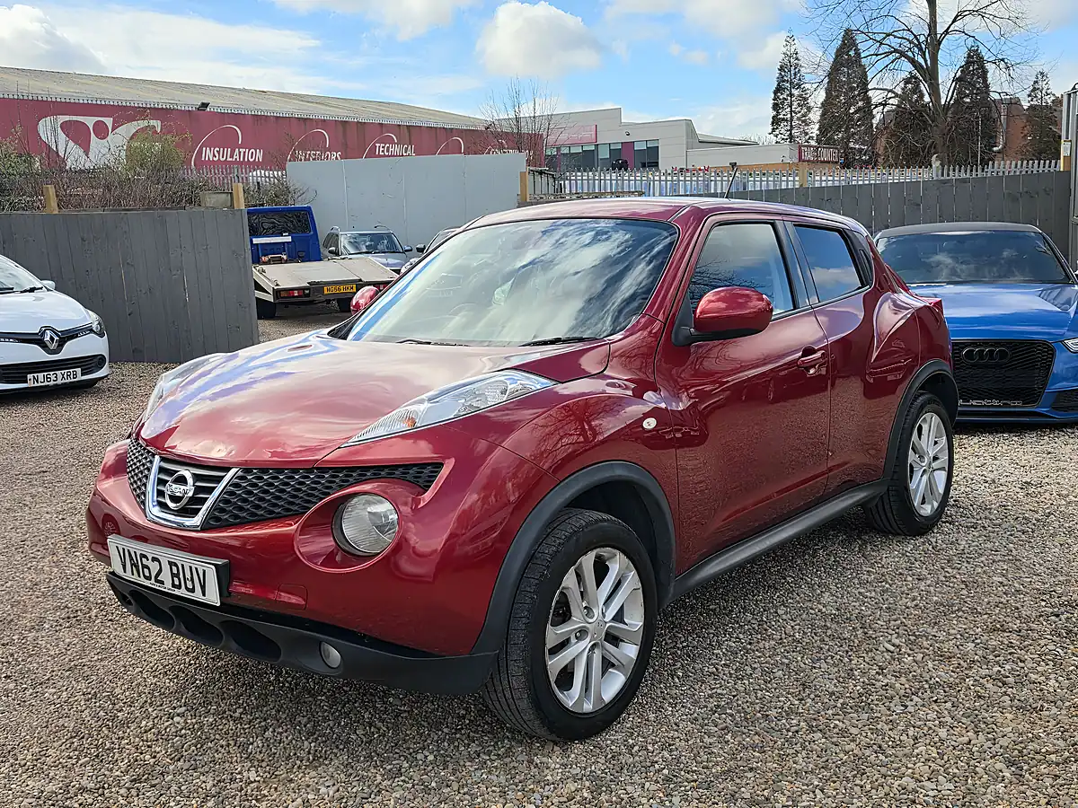 Used 2012 Nissan Juke Tekna Red - Interior and Exterior details 7