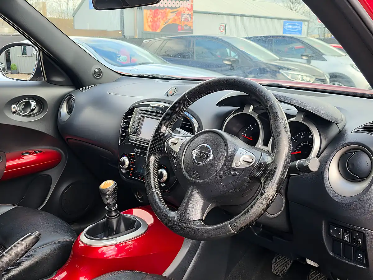 Used 2012 Nissan Juke Tekna Red - Interior and Exterior details 9