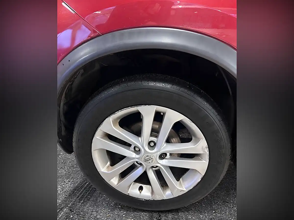 Used 2012 Nissan Juke Tekna Red - Interior and Exterior details 8