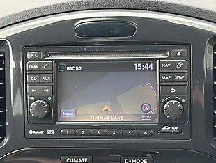 Used 2012 Nissan Juke Tekna Silver - Interior and Exterior details 17