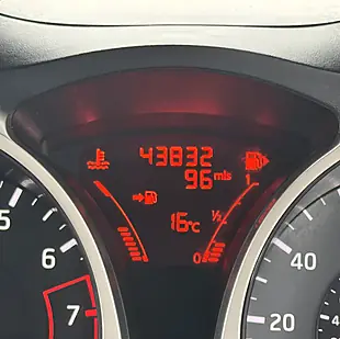 Used 2012 Nissan Juke Tekna Silver - Interior and Exterior details 19