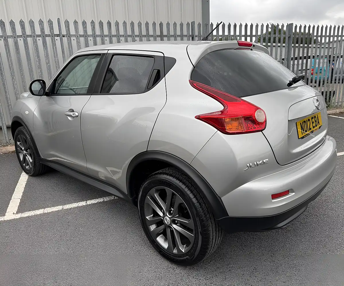 Used 2012 Nissan Juke Tekna Silver - Interior and Exterior details 4