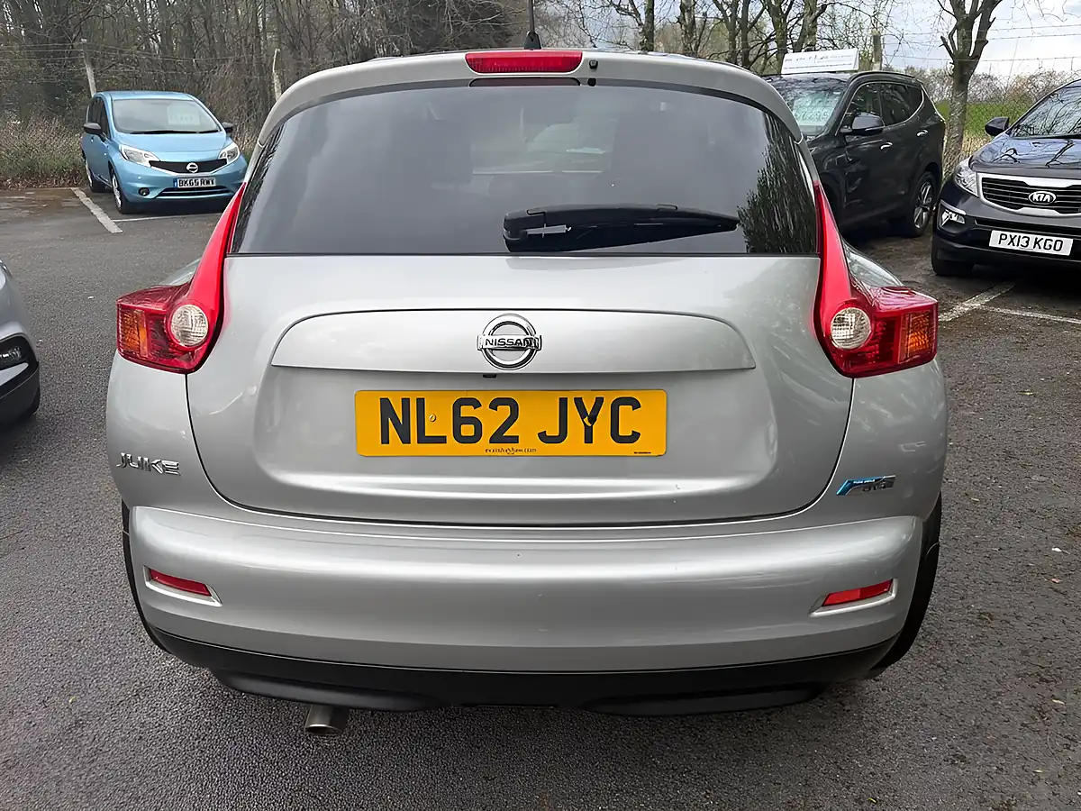 Used 2012 Nissan Juke Tekna Silver - Interior and Exterior details 5