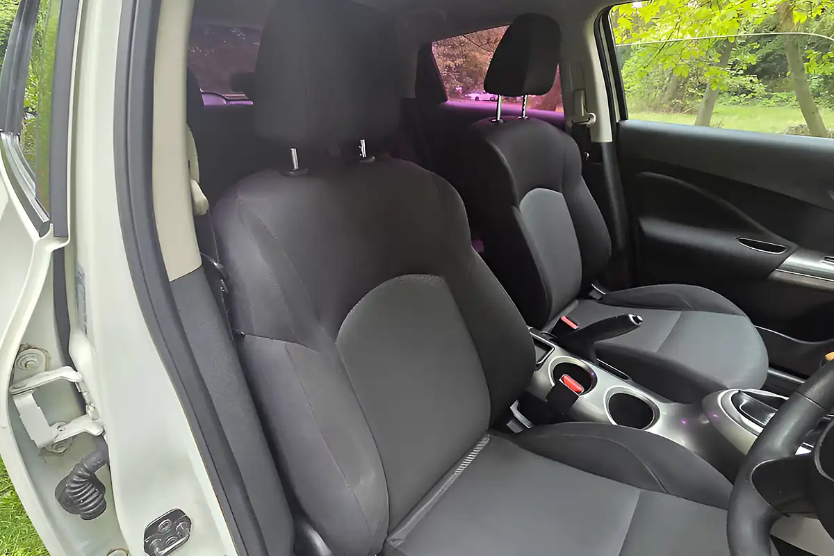 Used 2012 Nissan Juke Visia Pearl White - Interior and Exterior details 15