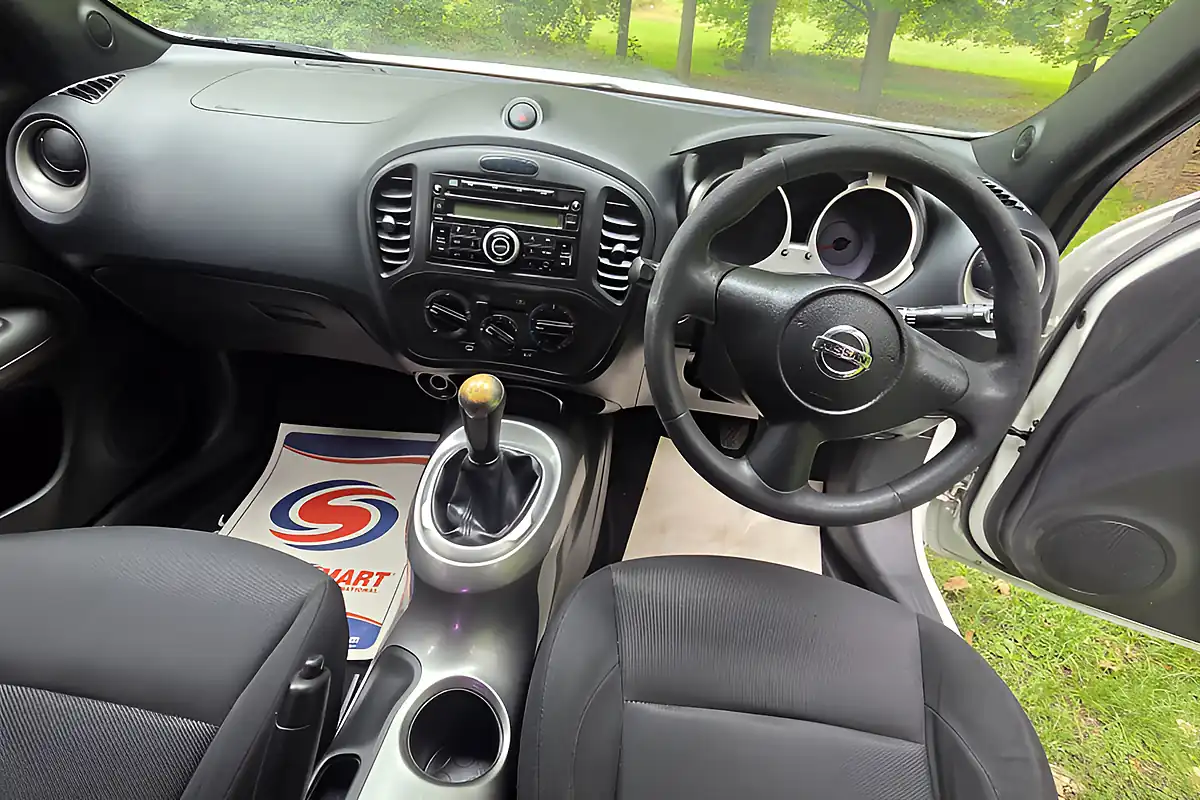 Used 2012 Nissan Juke Visia Pearl White - Interior and Exterior details 19