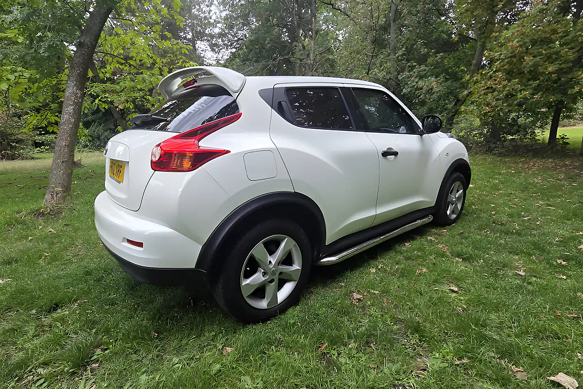 Used 2012 Nissan Juke Visia Pearl White - Interior and Exterior details 7