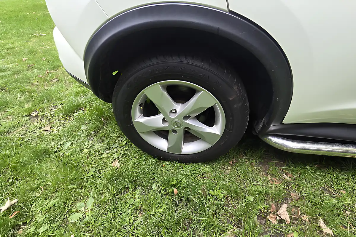 Used 2012 Nissan Juke Visia Pearl White - Interior and Exterior details 9