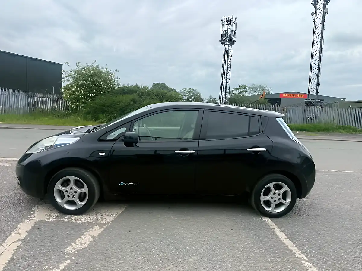 Used 2012 Nissan Leaf Black - Interior and Exterior details 10