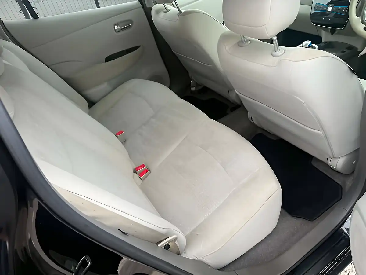 Used 2012 Nissan Leaf Black - Interior and Exterior details 13