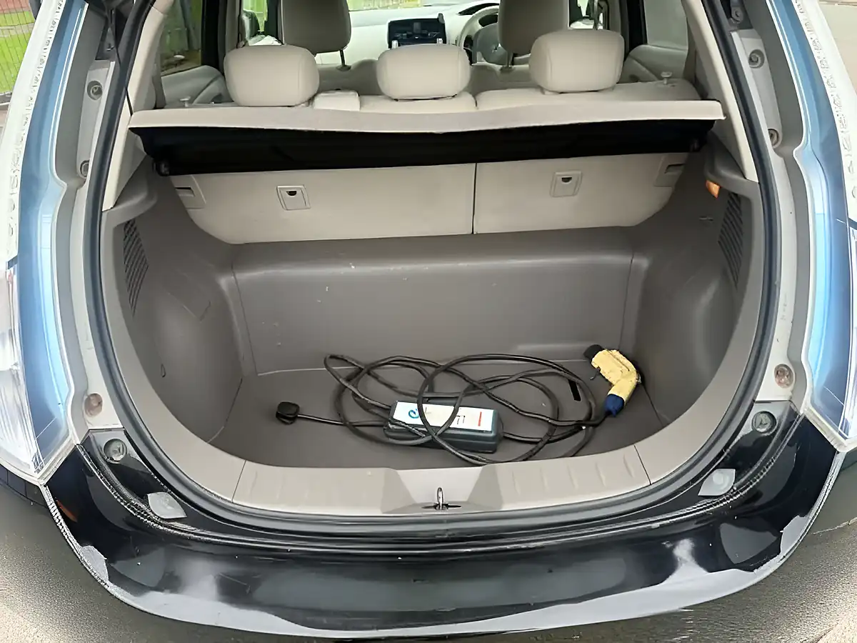 Used 2012 Nissan Leaf Black - Interior and Exterior details 9