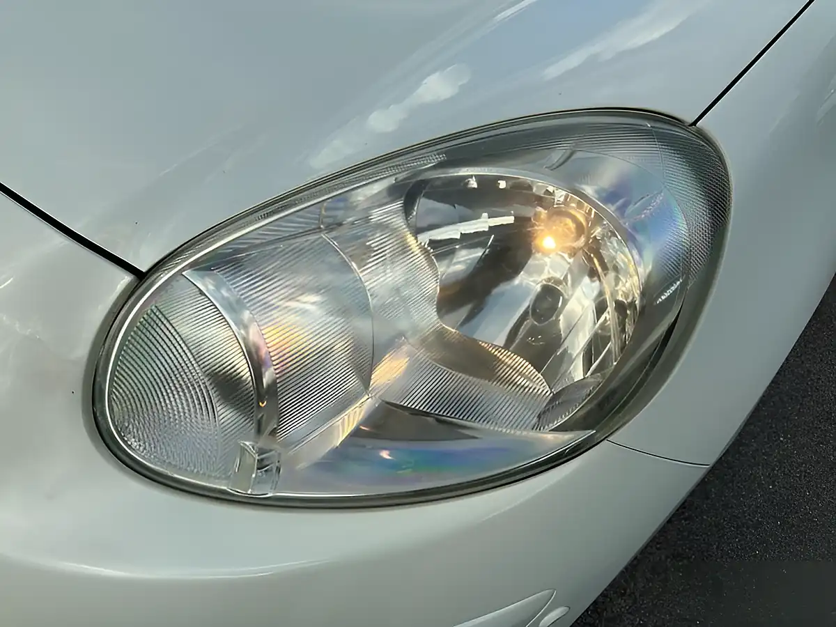 Used 2012 Nissan Micra Tekna White - Interior and Exterior details 10