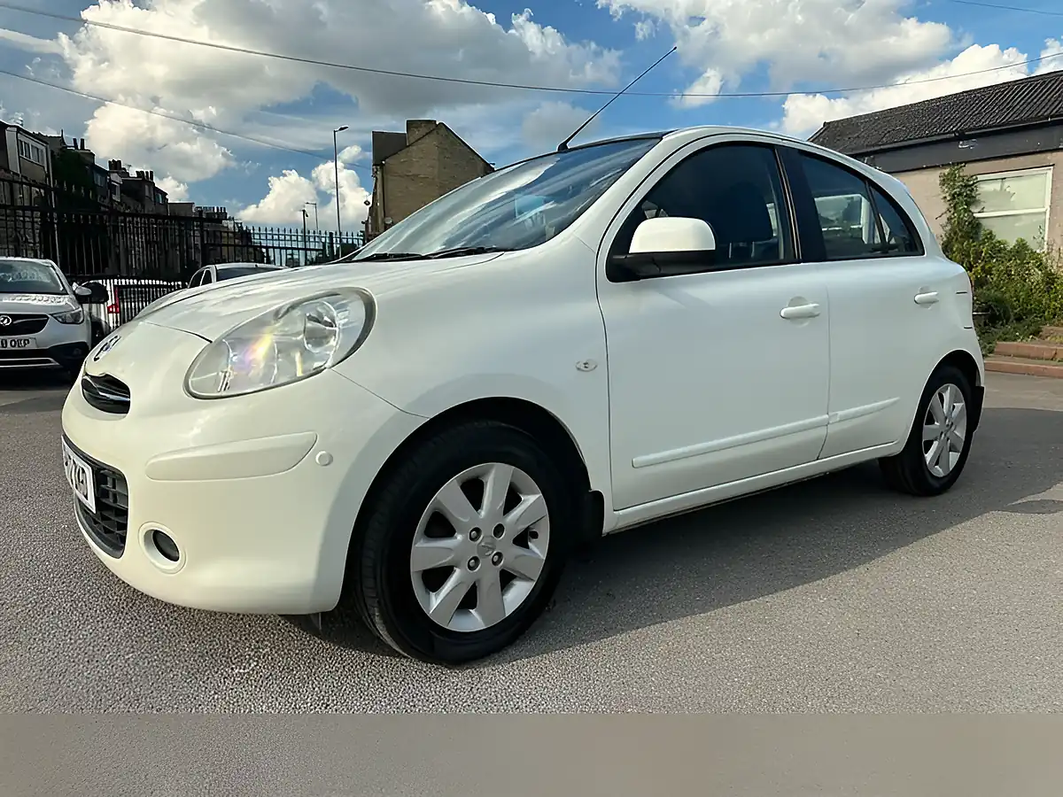 Used 2012 Nissan Micra Tekna White - Interior and Exterior details 7