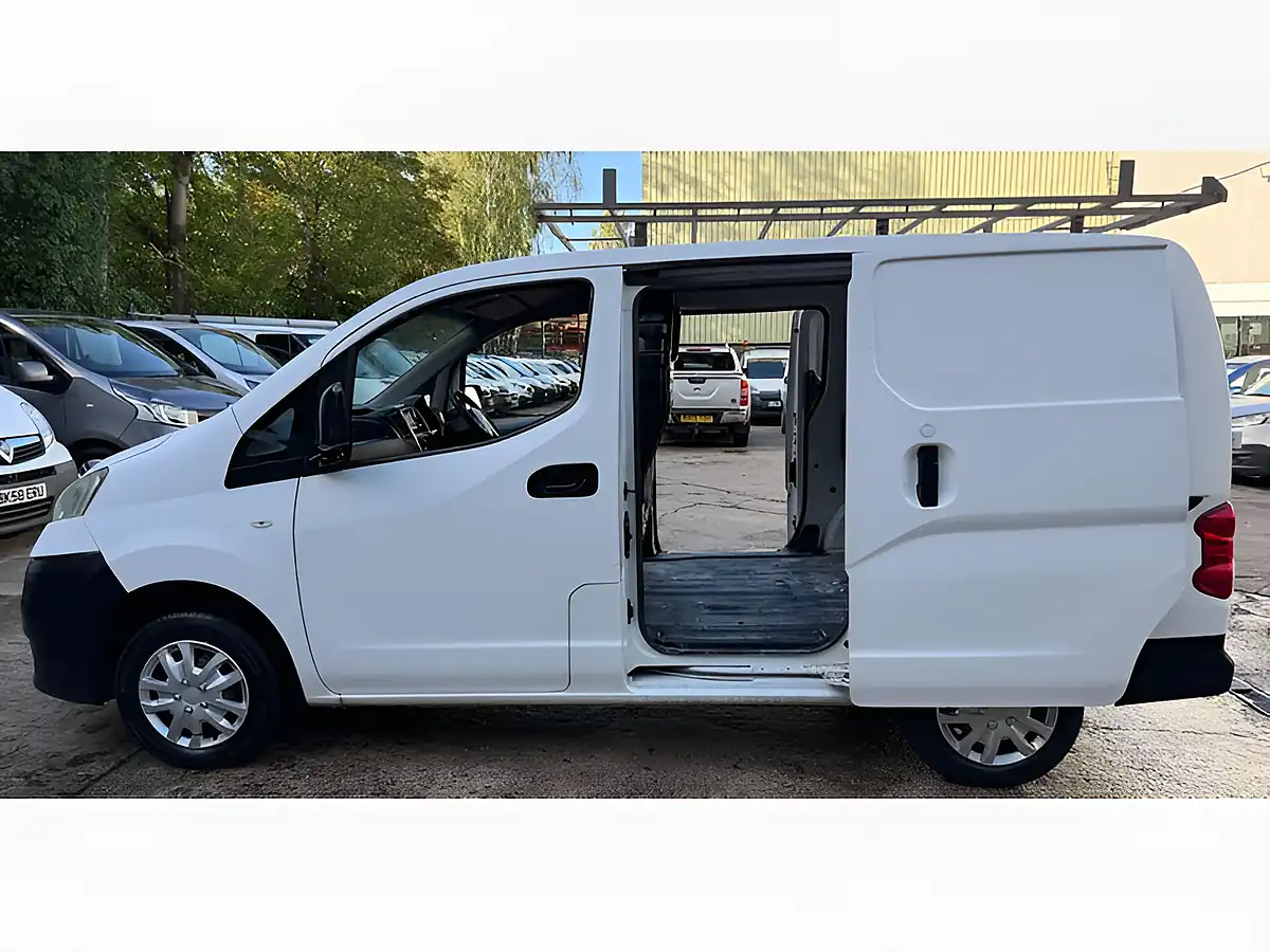 Used 2012 Nissan NV200 Se White - Interior and Exterior details 15