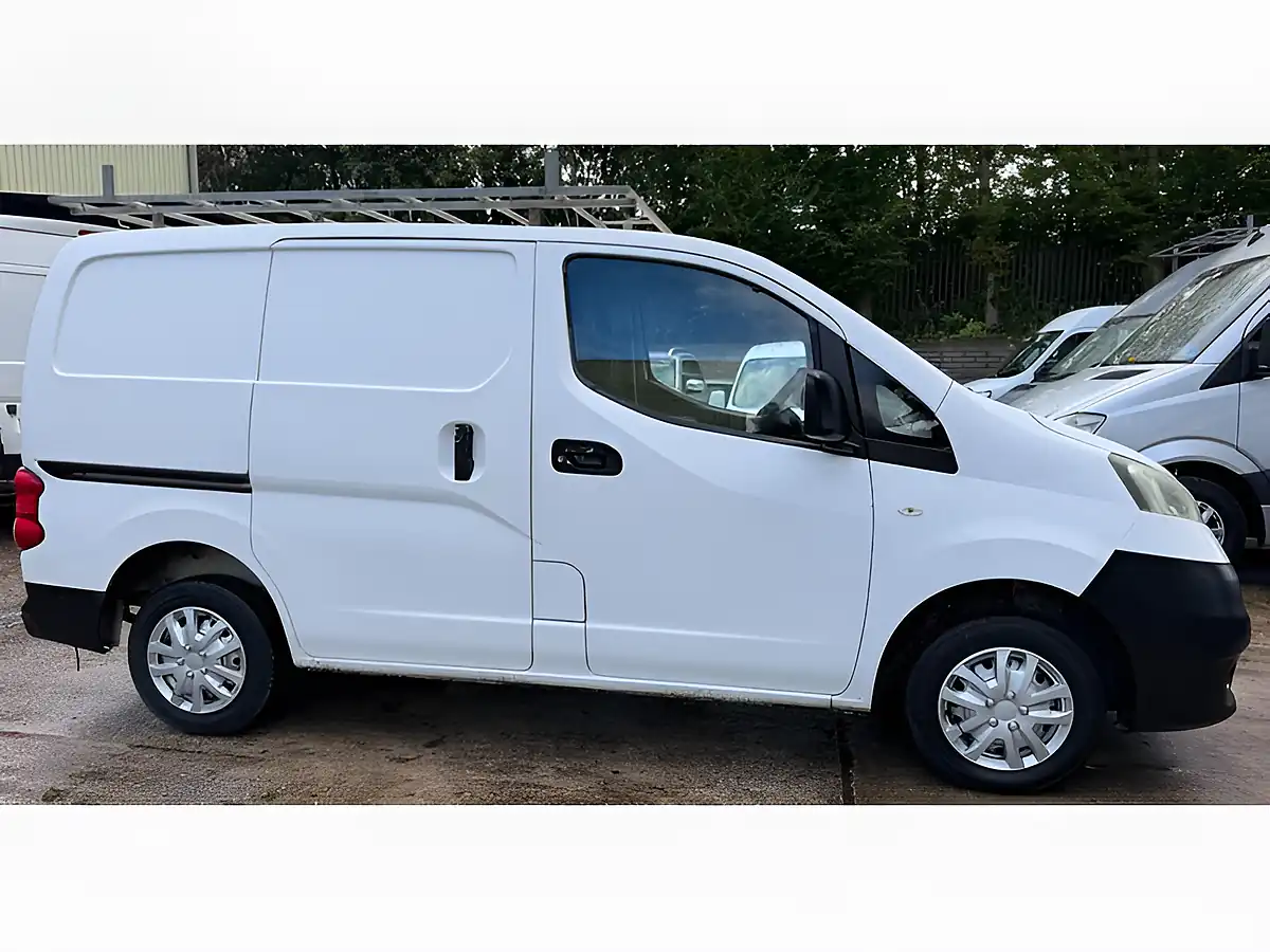 Used 2012 Nissan NV200 Se White - Interior and Exterior details 6