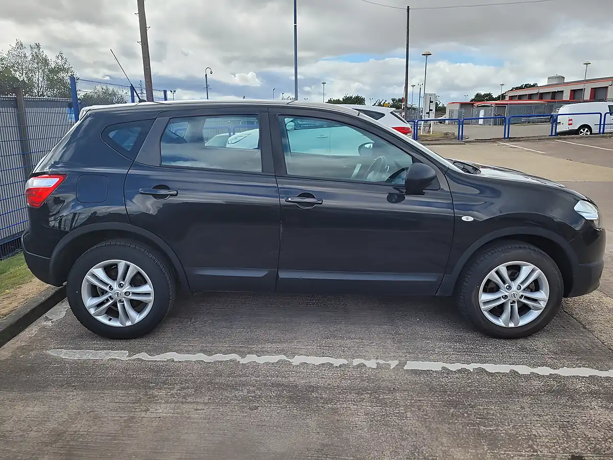 Used 2012 Nissan Qashqai Acenta Black - Interior and Exterior details 2