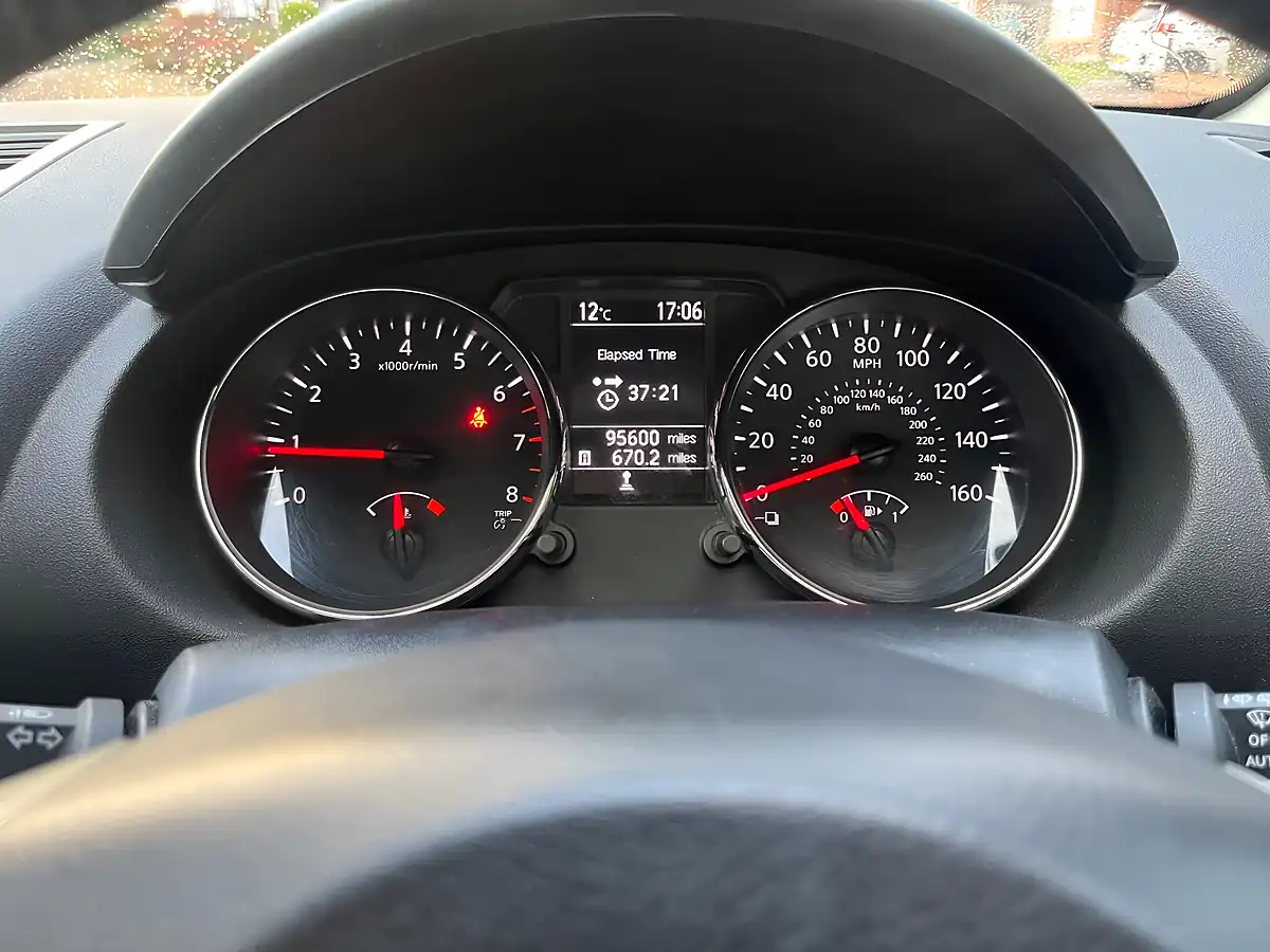 Used 2012 Nissan Qashqai Acenta Grey - Interior and Exterior details 19