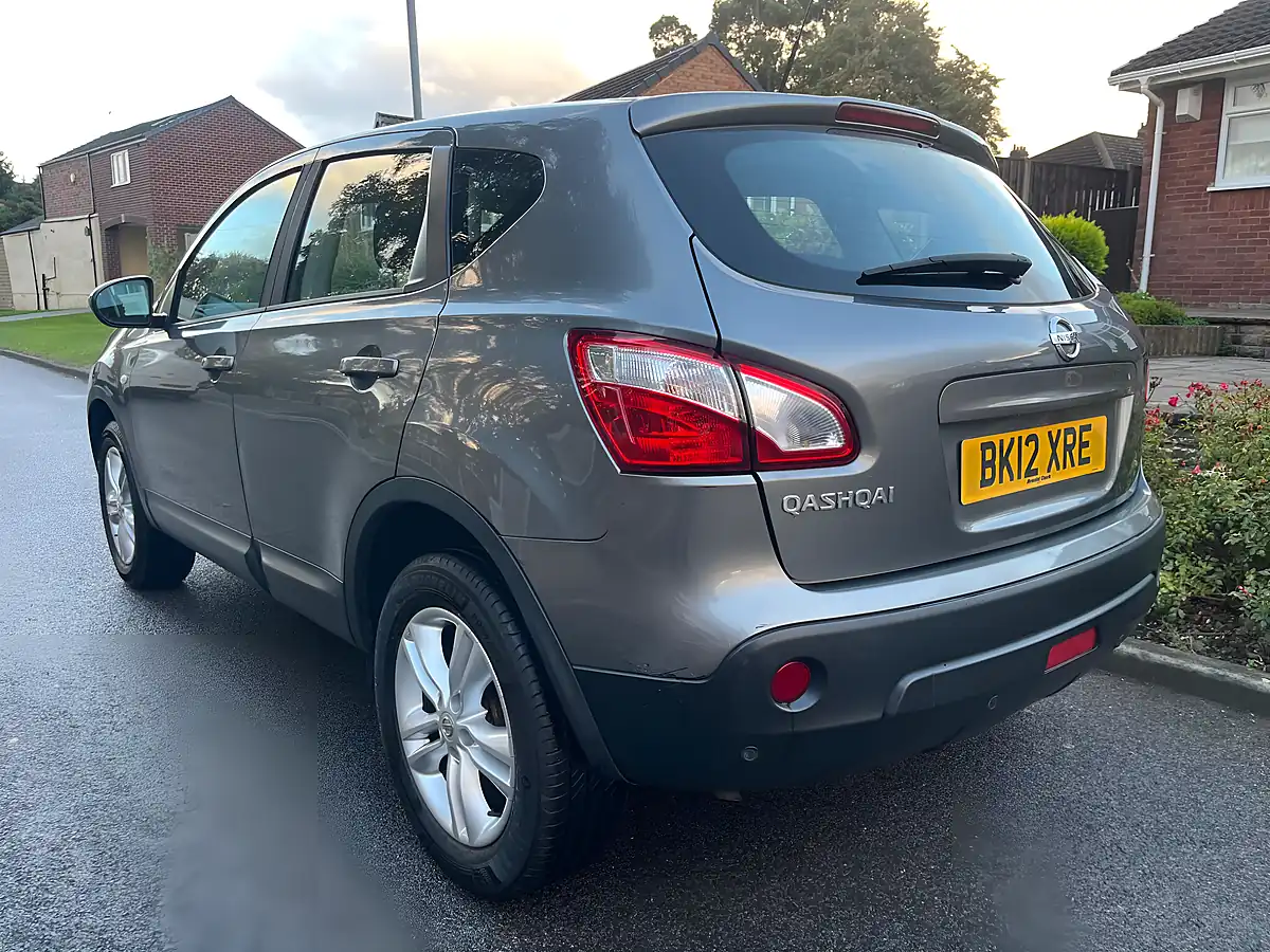 Used 2012 Nissan Qashqai Acenta Grey - Interior and Exterior details 8