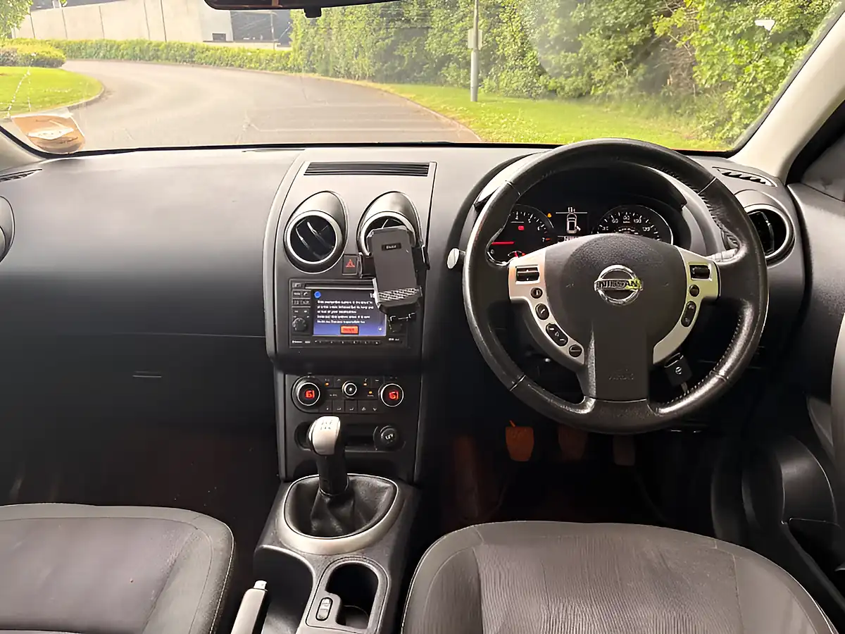 Used 2012 Nissan Qashqai Acenta Red - Interior and Exterior details 10