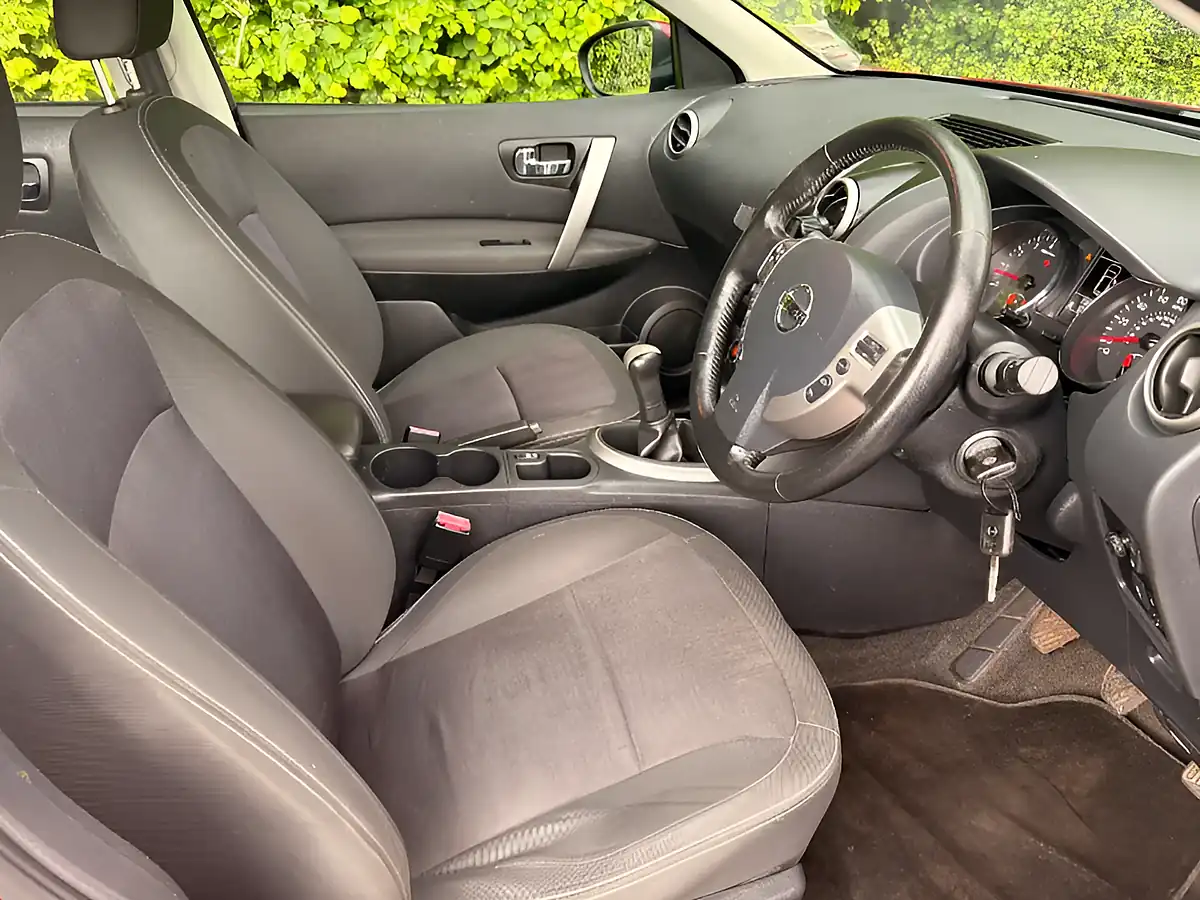 Used 2012 Nissan Qashqai Acenta Red - Interior and Exterior details 14