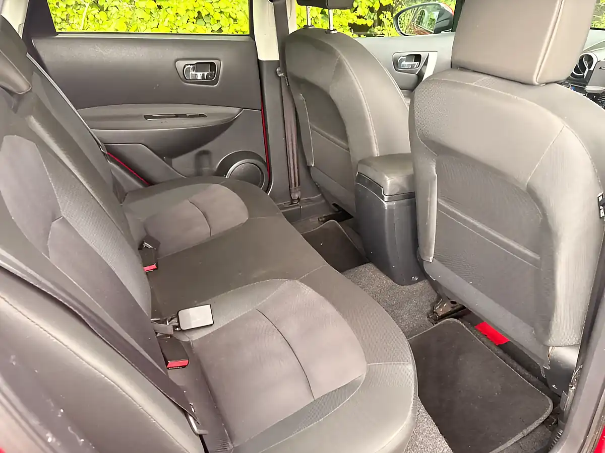 Used 2012 Nissan Qashqai Acenta Red - Interior and Exterior details 15