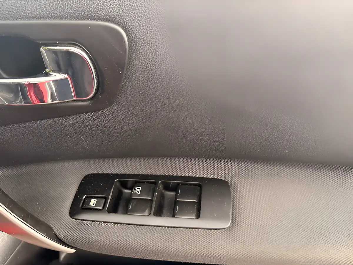 Used 2012 Nissan Qashqai Acenta Red - Interior and Exterior details 16
