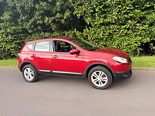 Used 2012 Nissan Qashqai Acenta Red - Interior and Exterior details 2