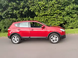 Used 2012 Nissan Qashqai Acenta Red - Interior and Exterior details 3