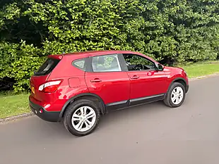 Used 2012 Nissan Qashqai Acenta Red - Interior and Exterior details 4