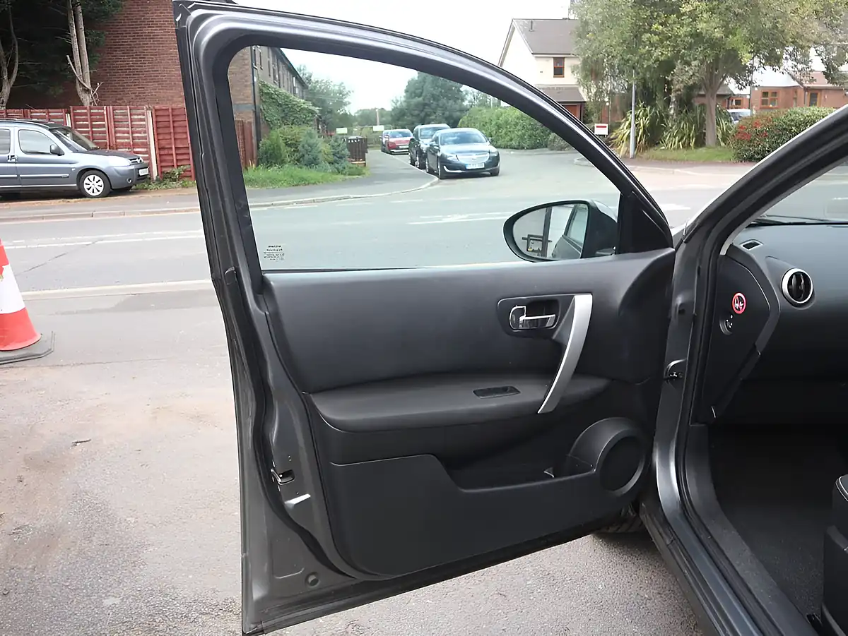 Used 2012 Nissan Qashqai N-Tec+ Grey - Interior and Exterior details 16