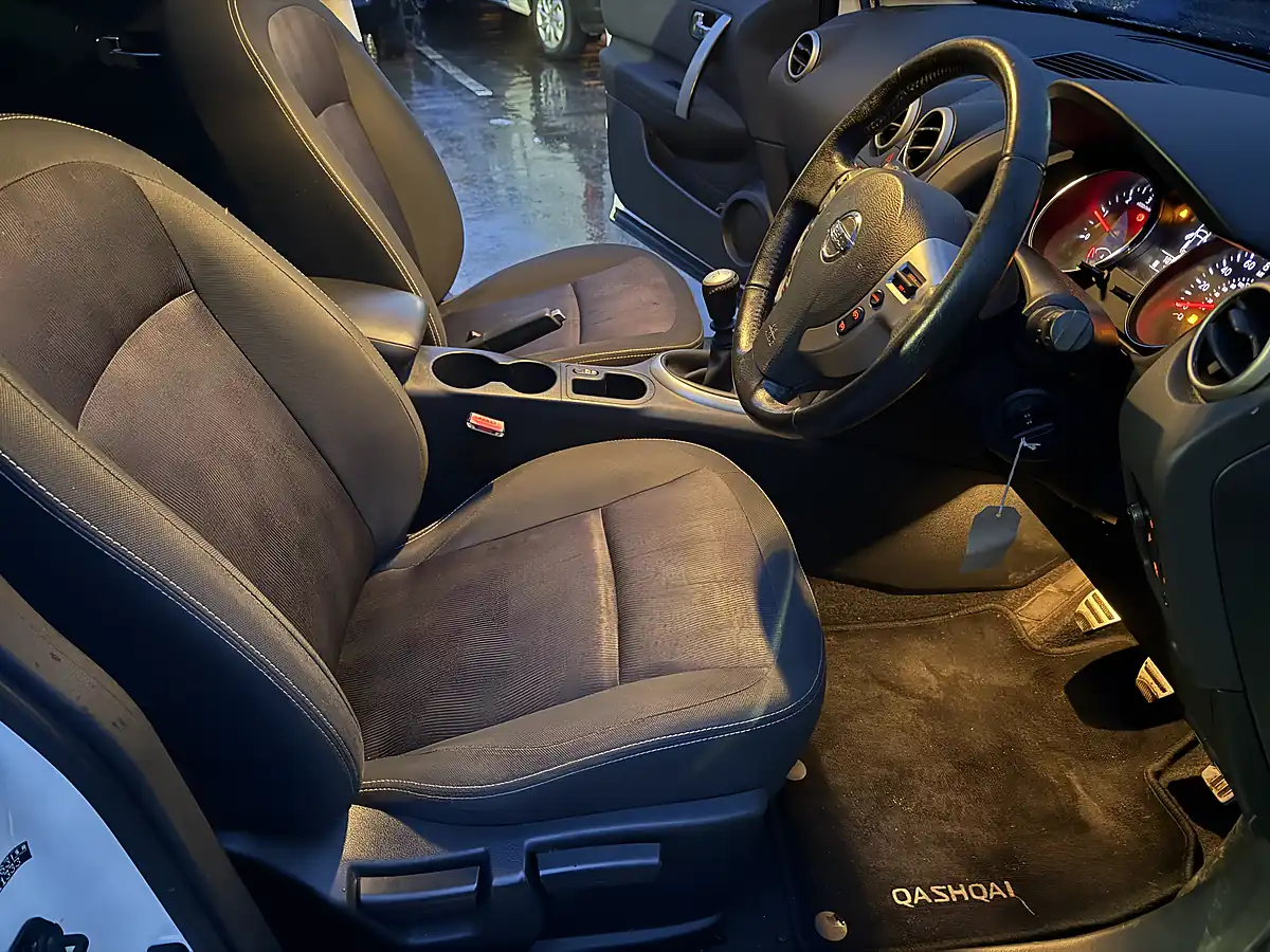 Used 2012 Nissan Qashqai N-Tec Plus Pearl White - Interior and Exterior details 13