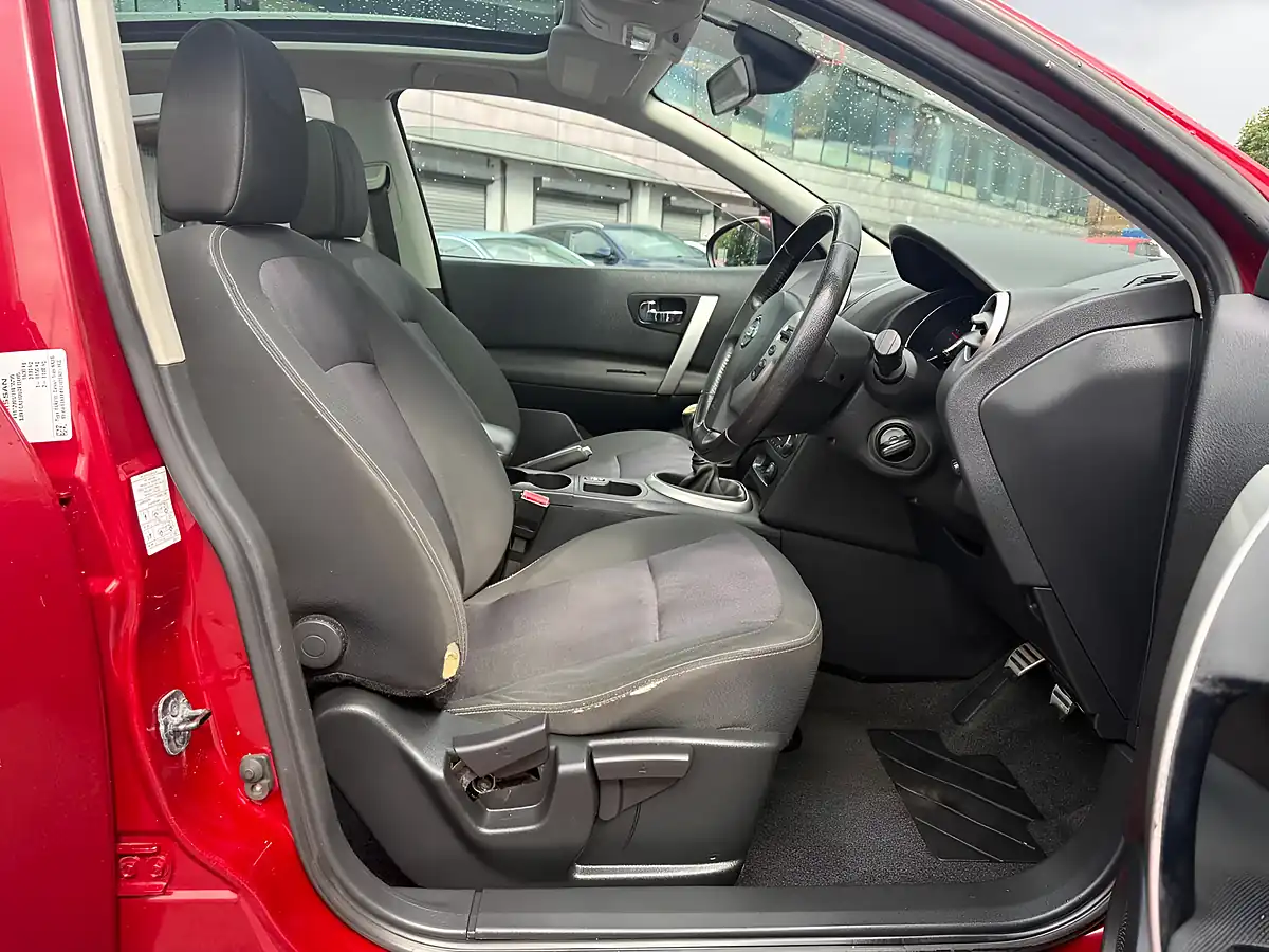 Used 2012 Nissan Qashqai N-Tec+ Red - Interior and Exterior details 10