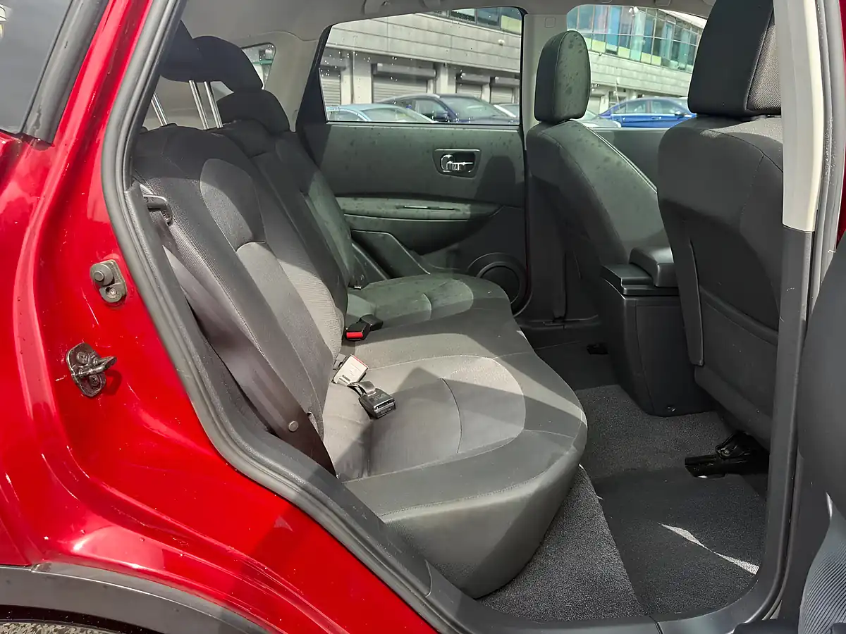 Used 2012 Nissan Qashqai N-Tec+ Red - Interior and Exterior details 11