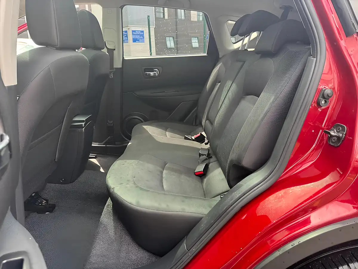 Used 2012 Nissan Qashqai N-Tec+ Red - Interior and Exterior details 12