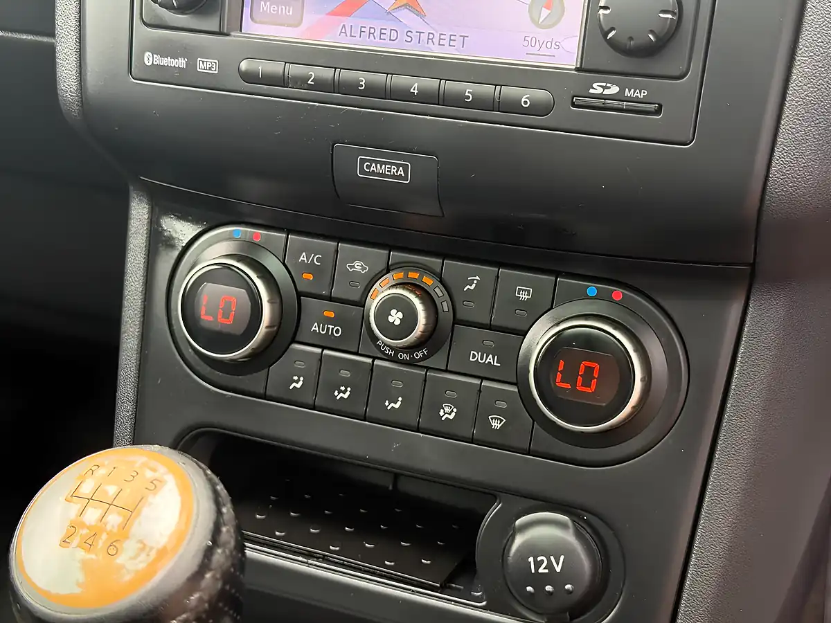 Used 2012 Nissan Qashqai N-Tec+ Red - Interior and Exterior details 17