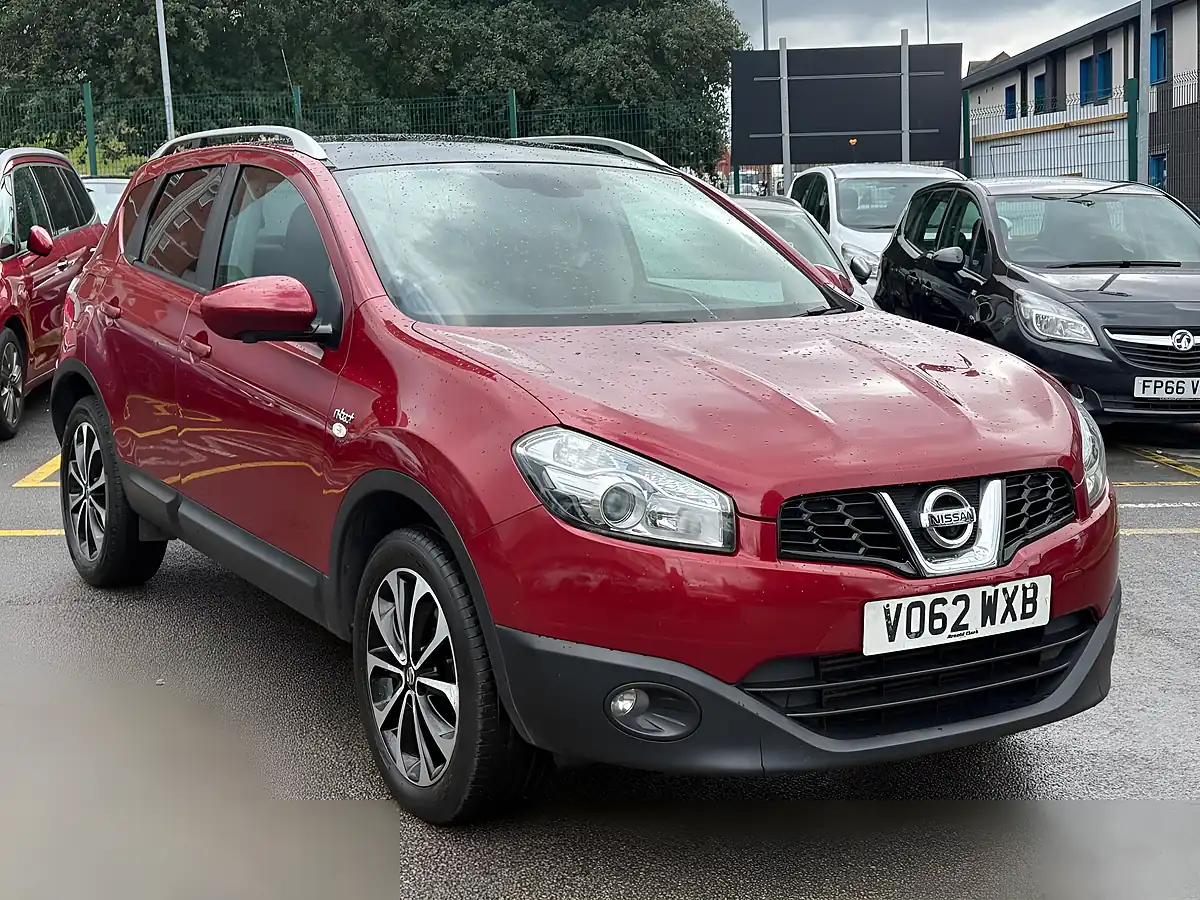 Used 2012 Nissan Qashqai N-Tec+ Red - Interior and Exterior details 6