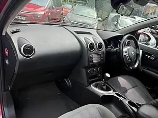 Used 2012 Nissan Qashqai N-Tec+ Red - Interior and Exterior details 9
